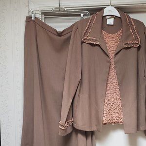 Linda Lundstrom Suit with co-ordinated top**